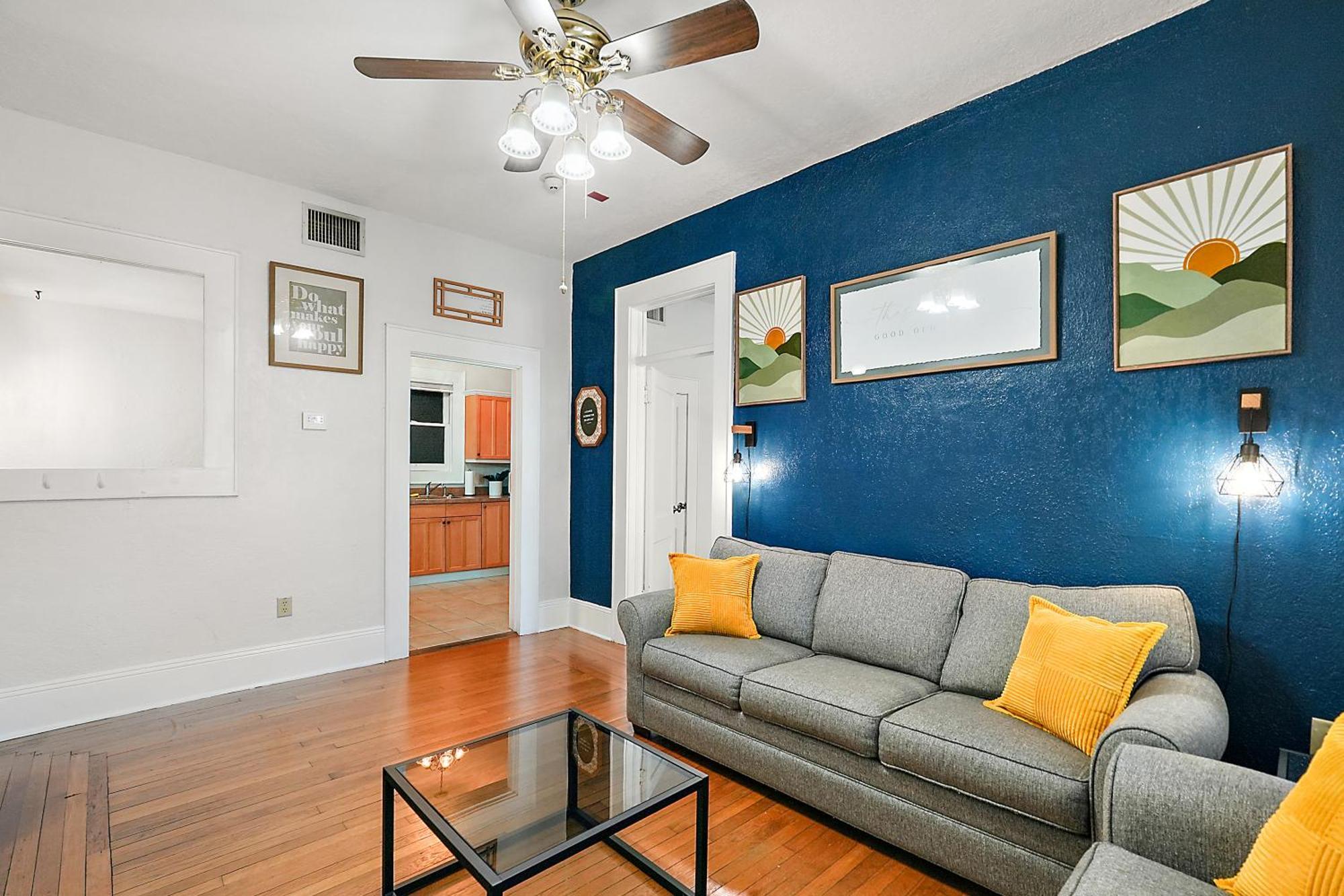 Downtown Den-King Bed~Heart Of Eustis~Queen Sleeper~Upstairs~Bright & Happy Eksteriør billede