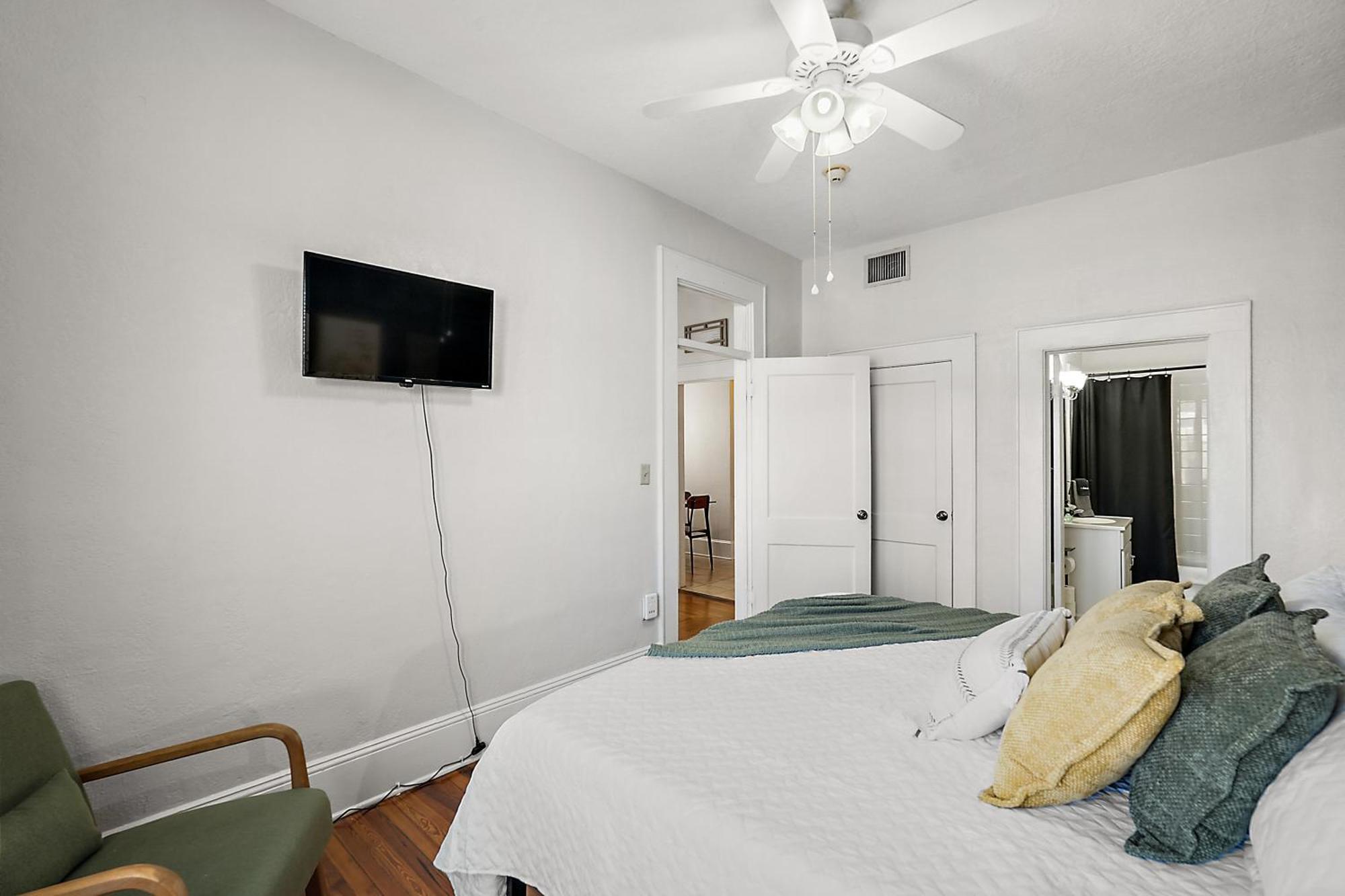 Downtown Den-King Bed~Heart Of Eustis~Queen Sleeper~Upstairs~Bright & Happy Eksteriør billede